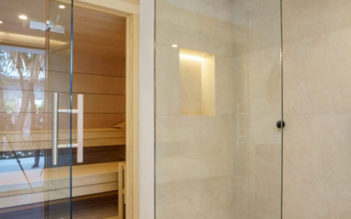 Вилла в Ла Конча, 448 кв.м, с террасой у моря