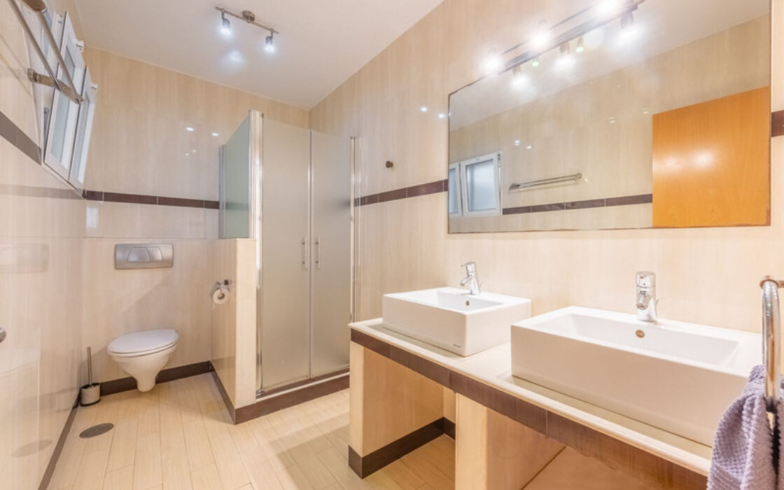 Угловая Квартира с Видом на Море в Эстепоне, 89 кв.м.