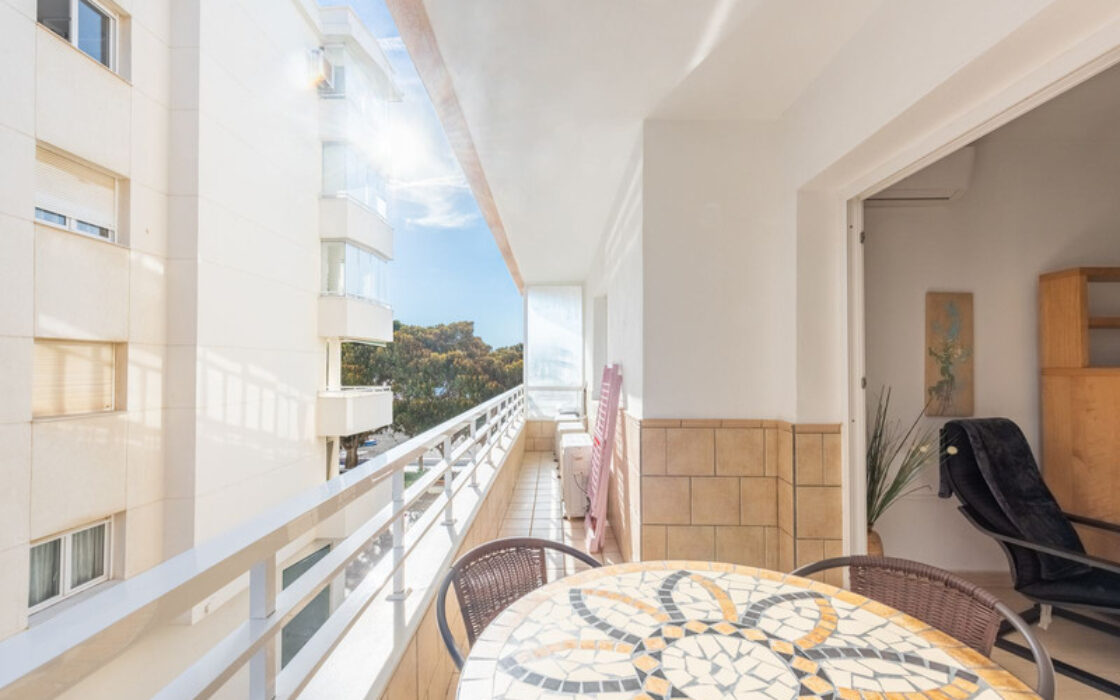 Угловая Квартира с Видом на Море в Эстепоне, 89 кв.м.