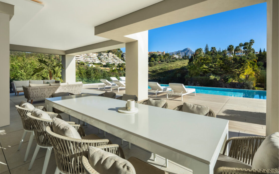 Вілла в Новій Андалусії з терасою, 621 кв.м.