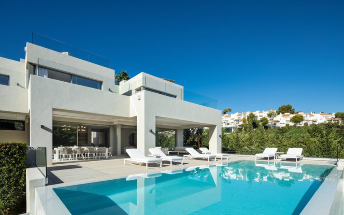 Вілла в Новій Андалусії з терасою, 621 кв.м.