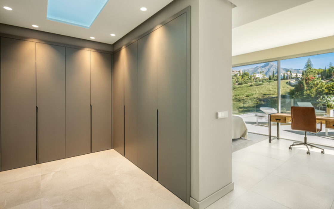 Вілла в Новій Андалусії з терасою, 621 кв.м.