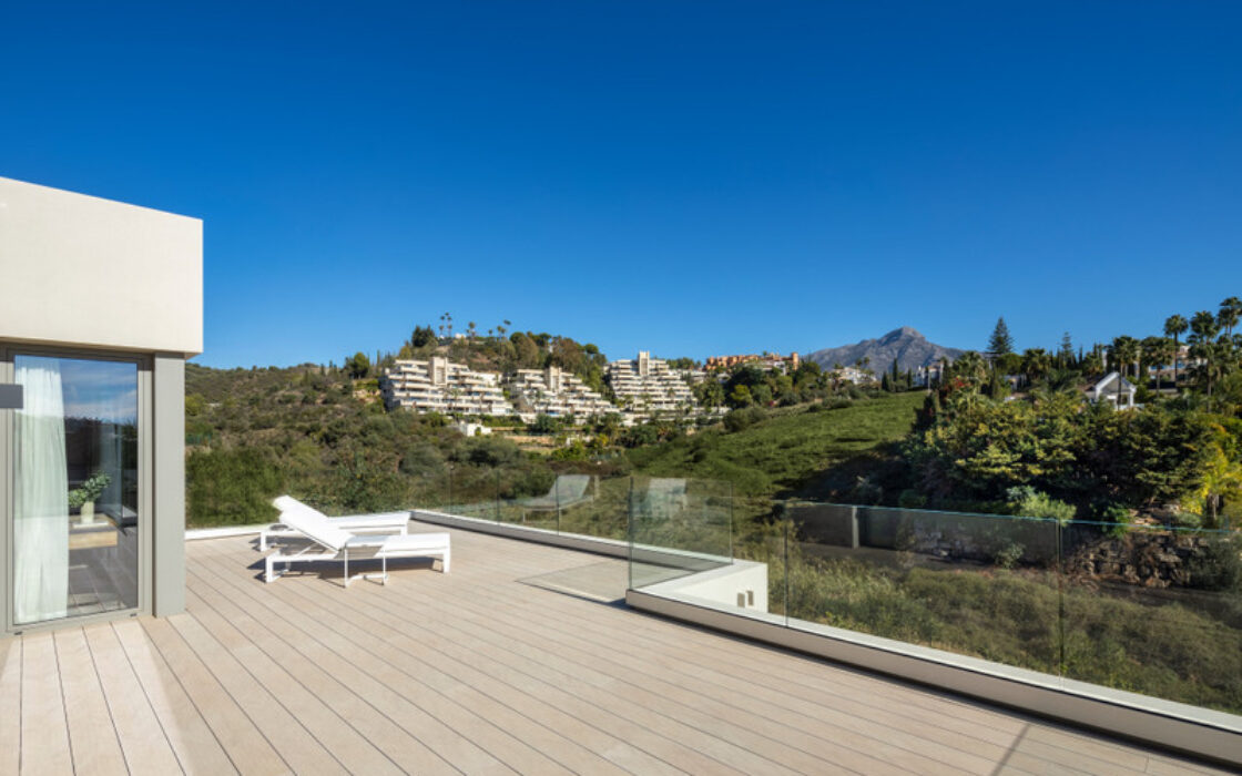 Вілла в Новій Андалусії з терасою, 621 кв.м.