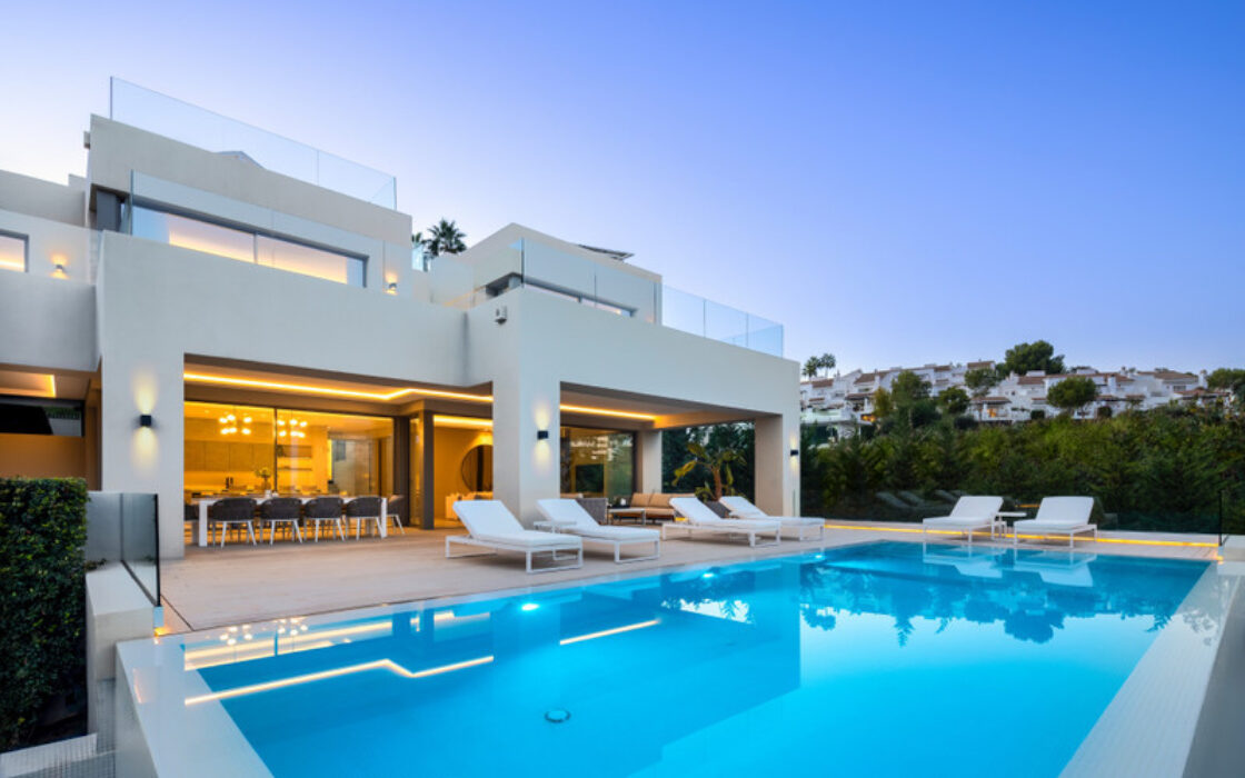 Вілла в Новій Андалусії з терасою, 621 кв.м.