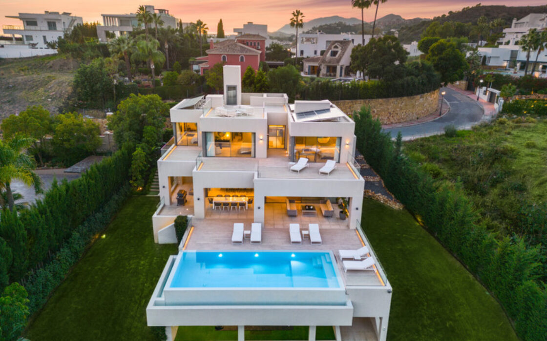 Вілла в Новій Андалусії з терасою, 621 кв.м.