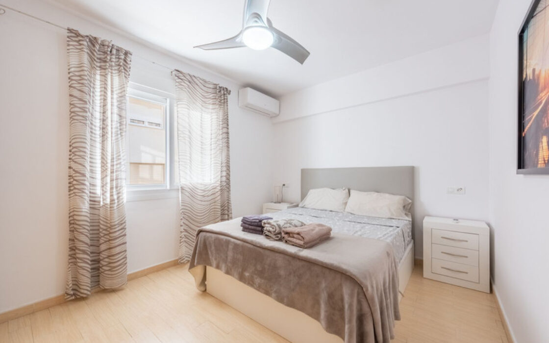 Трикімнатна Квартира з Видом на Море в Естепоні 124 кв.м