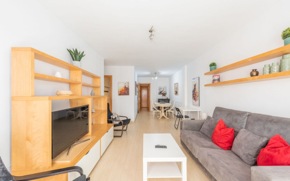 Трикімнатна Квартира з Видом на Море в Естепоні 124 кв.м