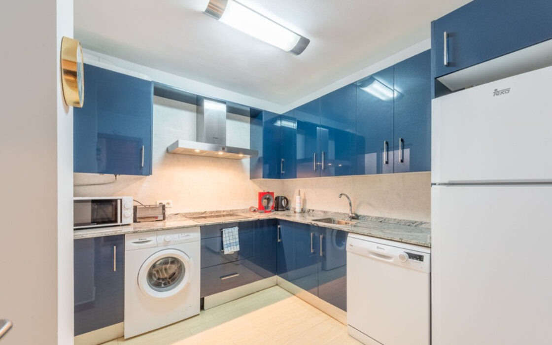 Трикімнатна Квартира з Видом на Море в Естепоні 124 кв.м