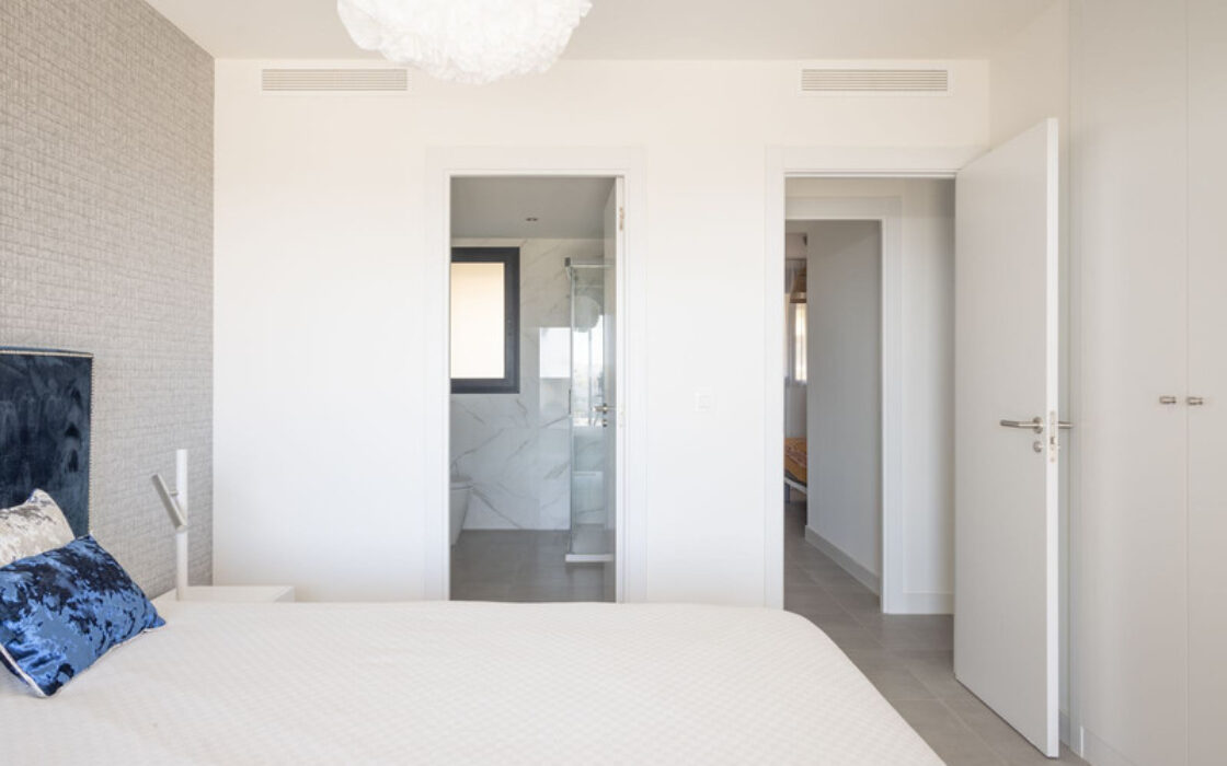 Трикімнатна Квартира з Видом на Море в Естепоні 124 кв.м