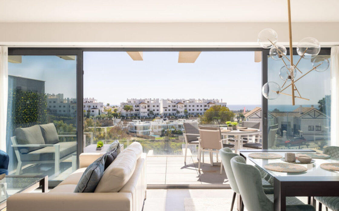 Трикімнатна Квартира з Видом на Море в Естепоні 124 кв.м