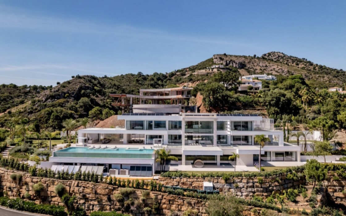 Вілла з терасою, 1200 кв.м, Малага, біля моря