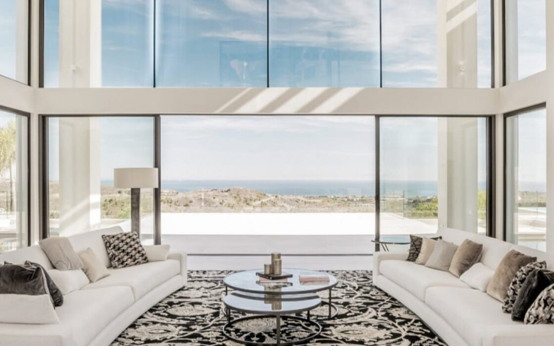 Вілла з терасою, 1200 кв.м, Малага, біля моря