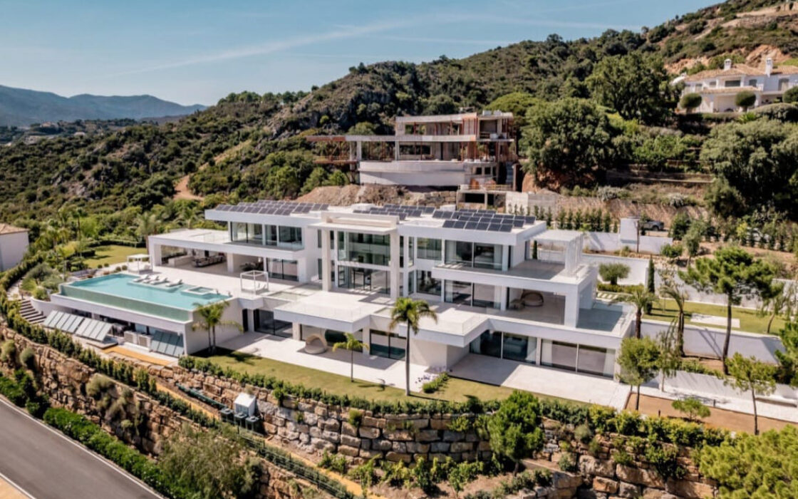 Вілла з терасою, 1200 кв.м, Малага, біля моря