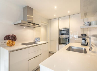 Квартира з терасою біля моря в Ла Кінта, 3 кімнати, 111 кв.м