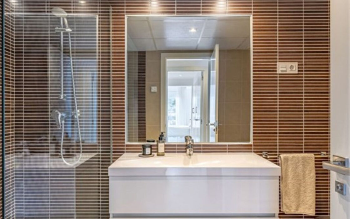 Квартира з терасою біля моря в Ла Кінта, 3 кімнати, 111 кв.м