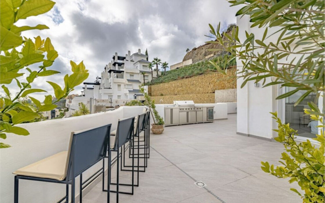 Квартира з терасою біля моря в Ла Кінта, 3 кімнати, 111 кв.м