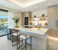 Вілла 496 кв.м з терасою в The Resina, Естепона