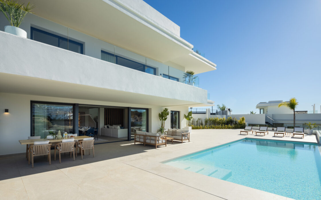 Вілла 496 кв.м з терасою в The Resina, Естепона