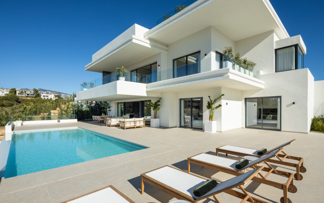 Вілла 496 кв.м з терасою в The Resina, Естепона
