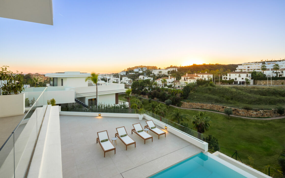 Вілла 496 кв.м з терасою в The Resina, Естепона