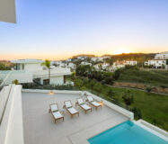 Вілла 496 кв.м з терасою в The Resina, Естепона