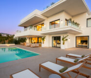 Вілла 496 кв.м з терасою в The Resina, Естепона