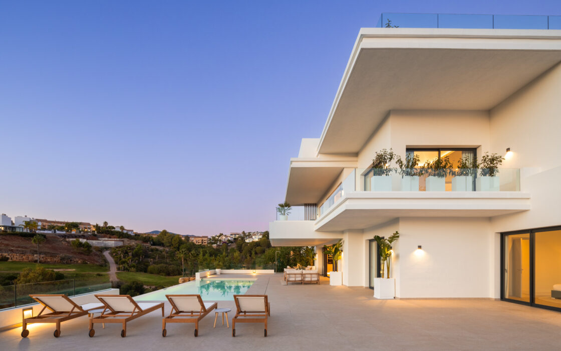 Вілла 496 кв.м з терасою в The Resina, Естепона