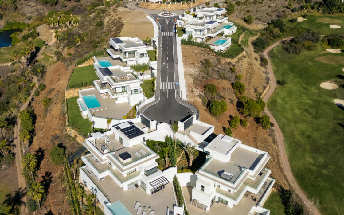 Вілла 496 кв.м з терасою в The Resina, Естепона