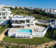 Вілла 496 кв.м з терасою в The Resina, Естепона