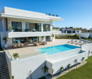 Вілла 496 кв.м з терасою в The Resina, Естепона