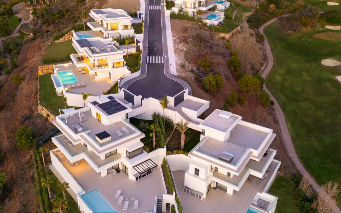 Вілла 496 кв.м з терасою в The Resina, Естепона