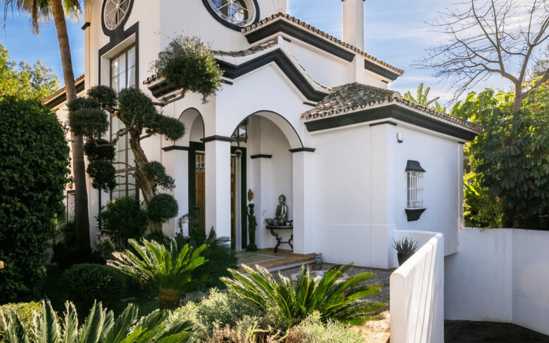 Вилла в Марбелье с террасой 300 кв.м за 1 825 000 €