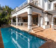 Вилла в Марбелье с террасой 300 кв.м за 1 825 000 €