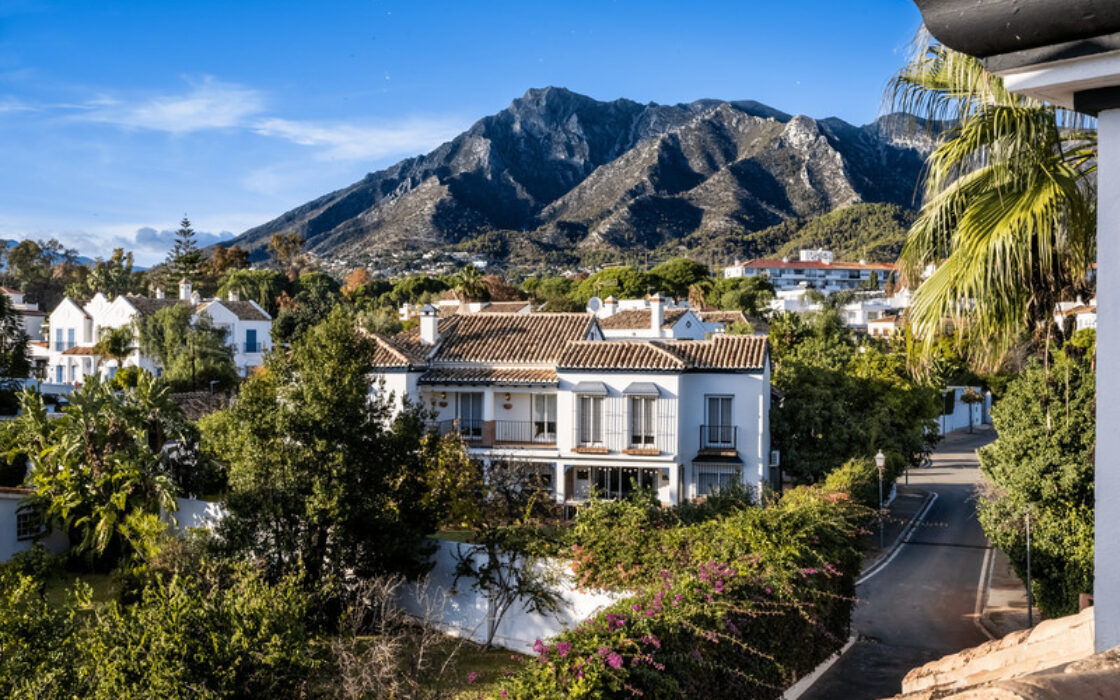 Вилла в Марбелье с террасой 300 кв.м за 1 825 000 €