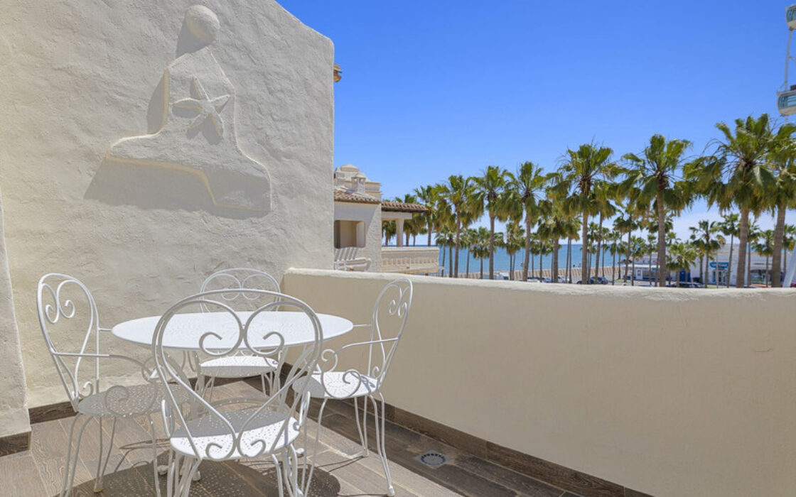 Апартаменты в Бенальмадене Коста с террасой 86 кв.м