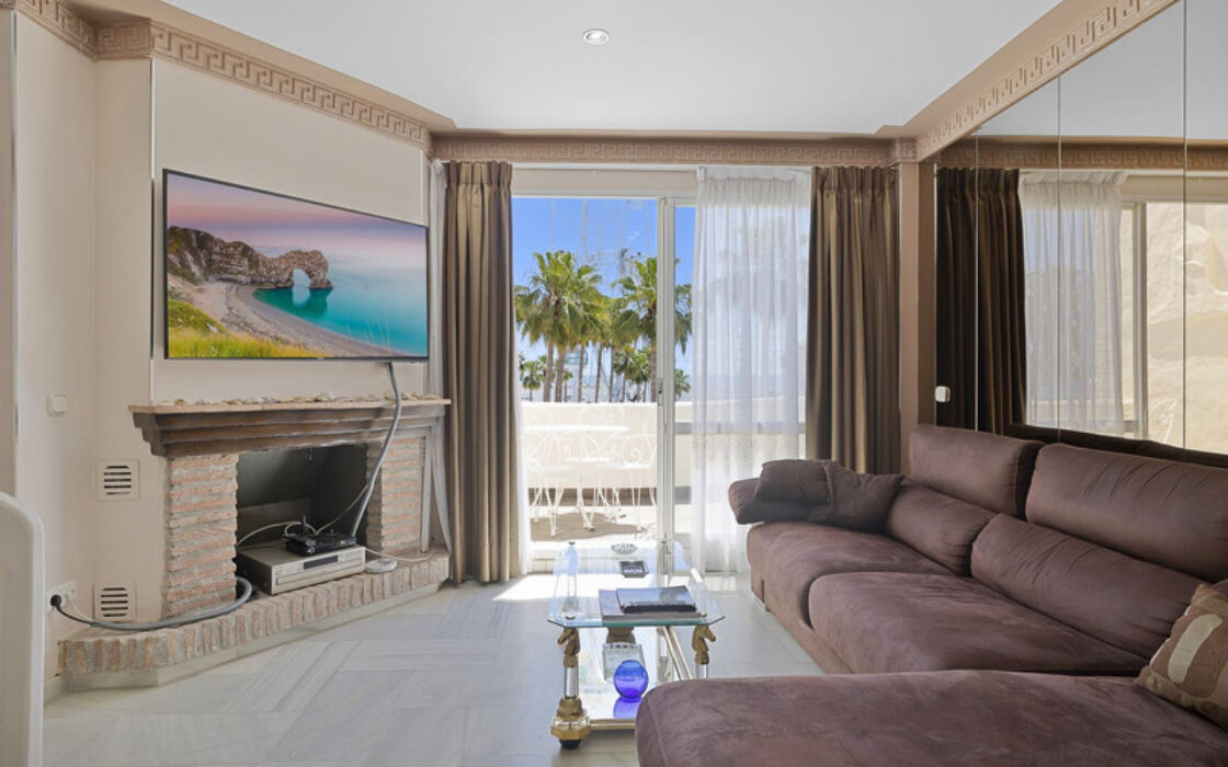 Апартаменты в Бенальмадене Коста с террасой 86 кв.м