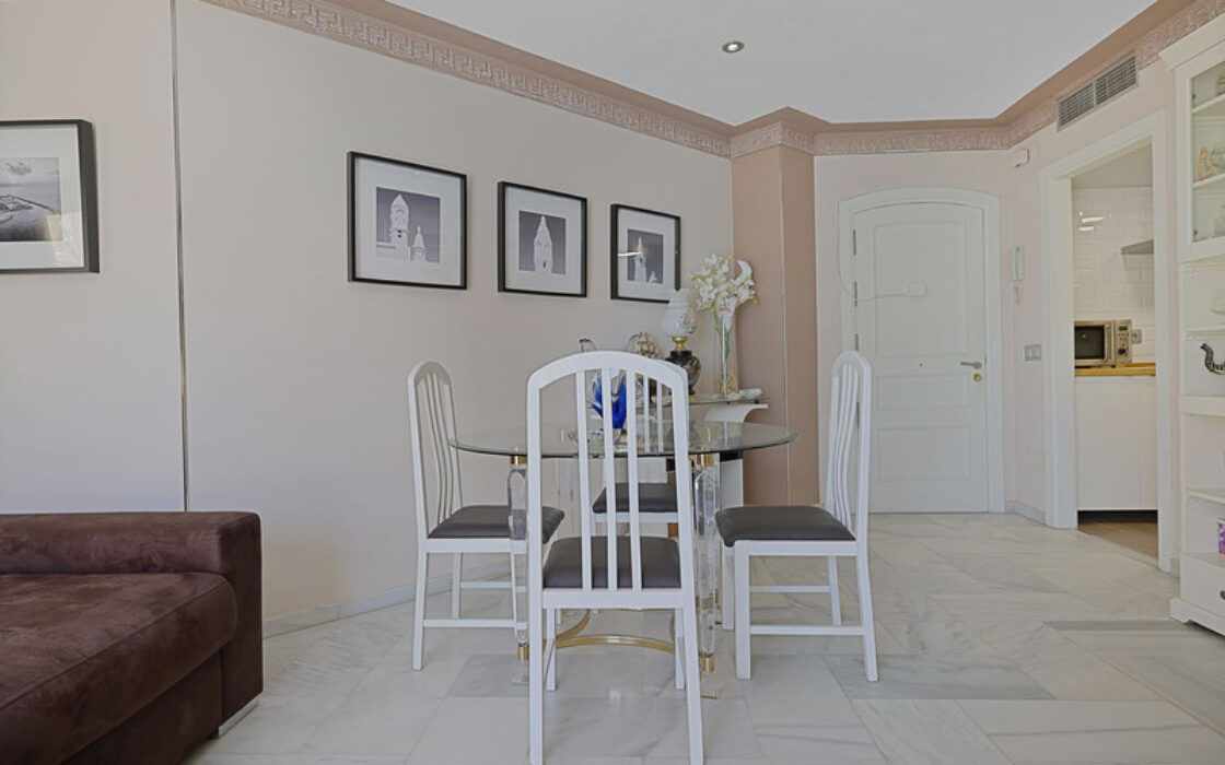 Апартаменты в Бенальмадене Коста с террасой 86 кв.м