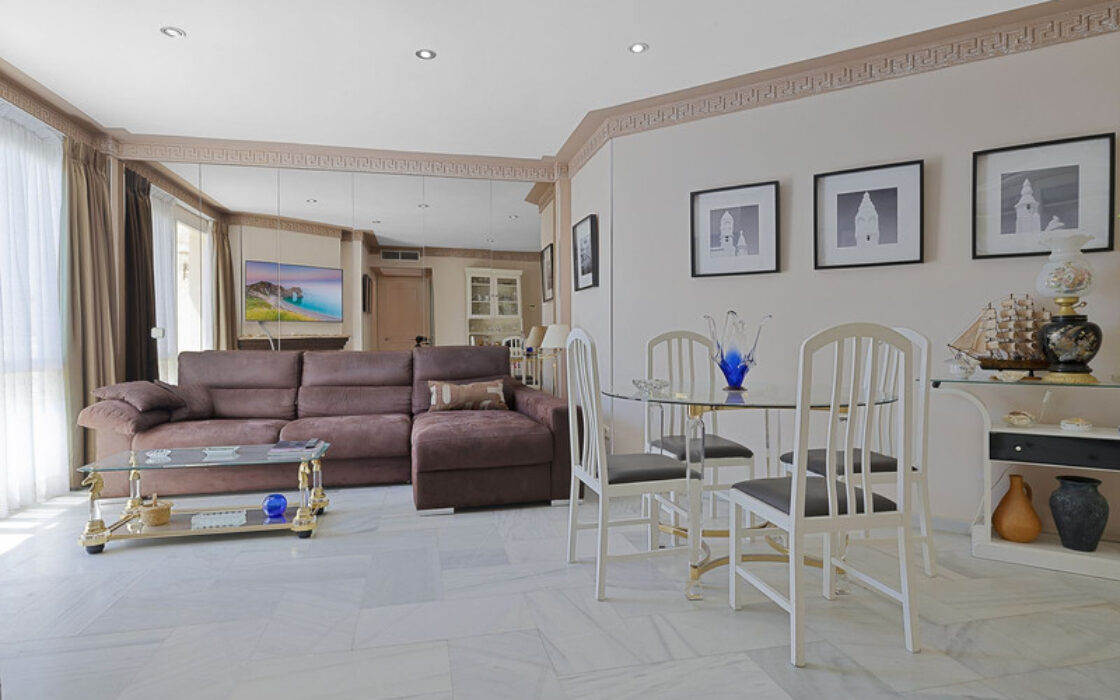 Апартаменты в Бенальмадене Коста с террасой 86 кв.м