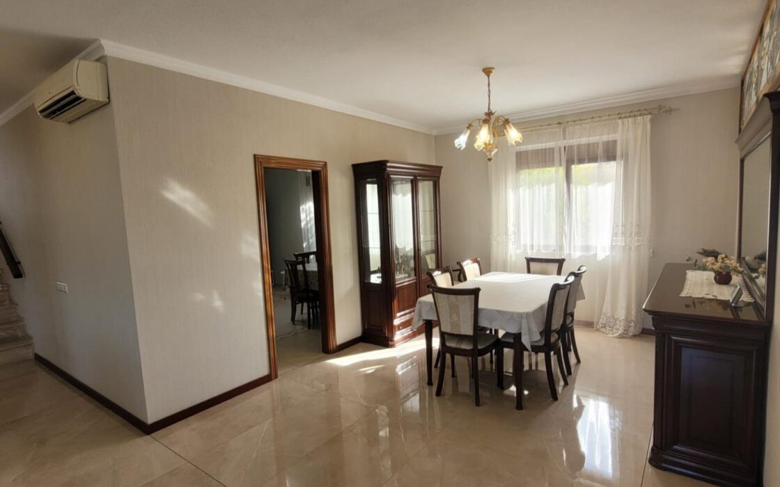 Вілла в Сьюдад-Кесаді 370 кв.м з панорамним видом