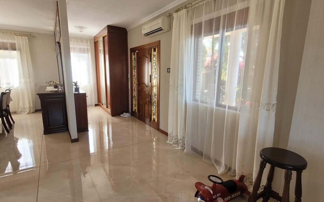 Вілла в Сьюдад-Кесаді 370 кв.м з панорамним видом