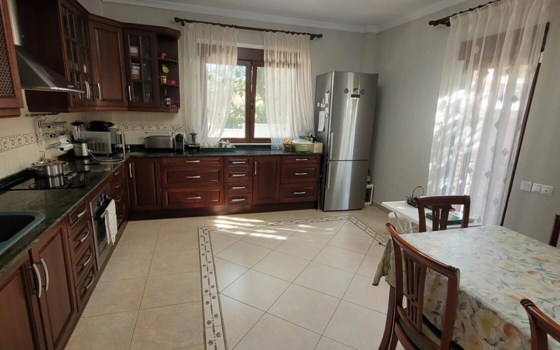 Вілла в Сьюдад-Кесаді 370 кв.м з панорамним видом