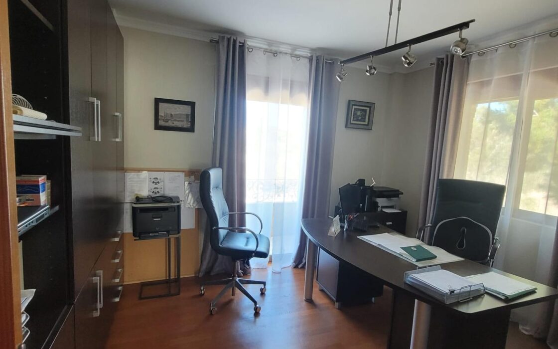 Вілла в Сьюдад-Кесаді 370 кв.м з панорамним видом