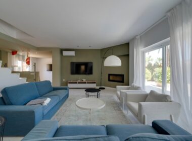 Роскошная вилла в Альбире с террасой у моря 548 кв.м