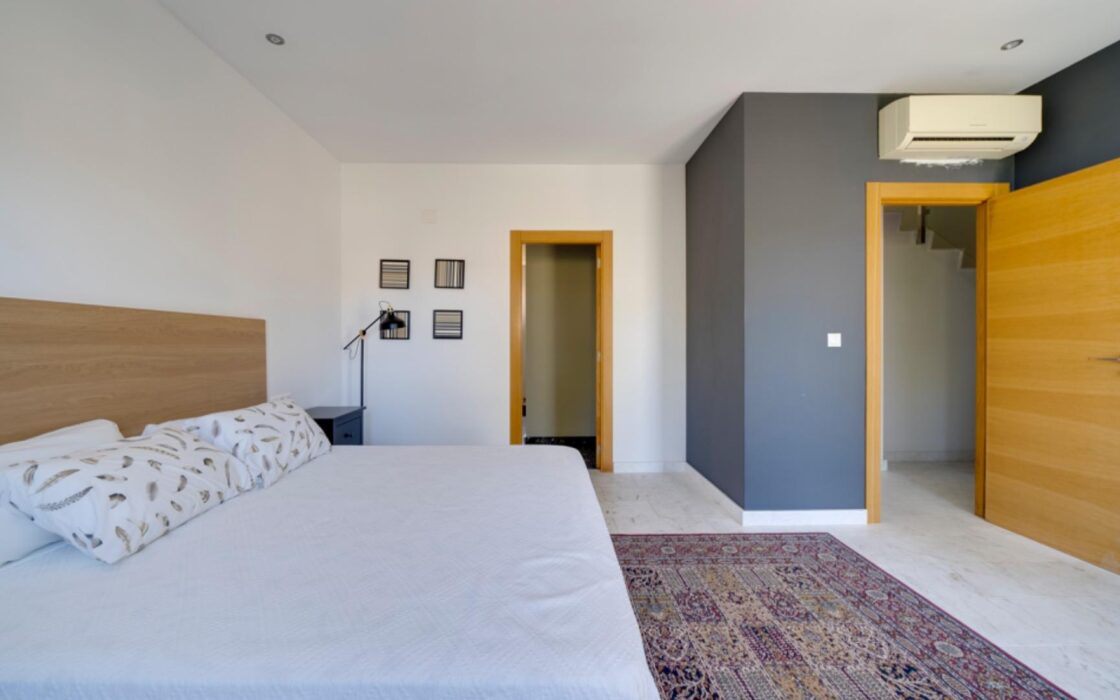 Розкішна вілла в Альбирі з терасою біля моря 548 кв.м