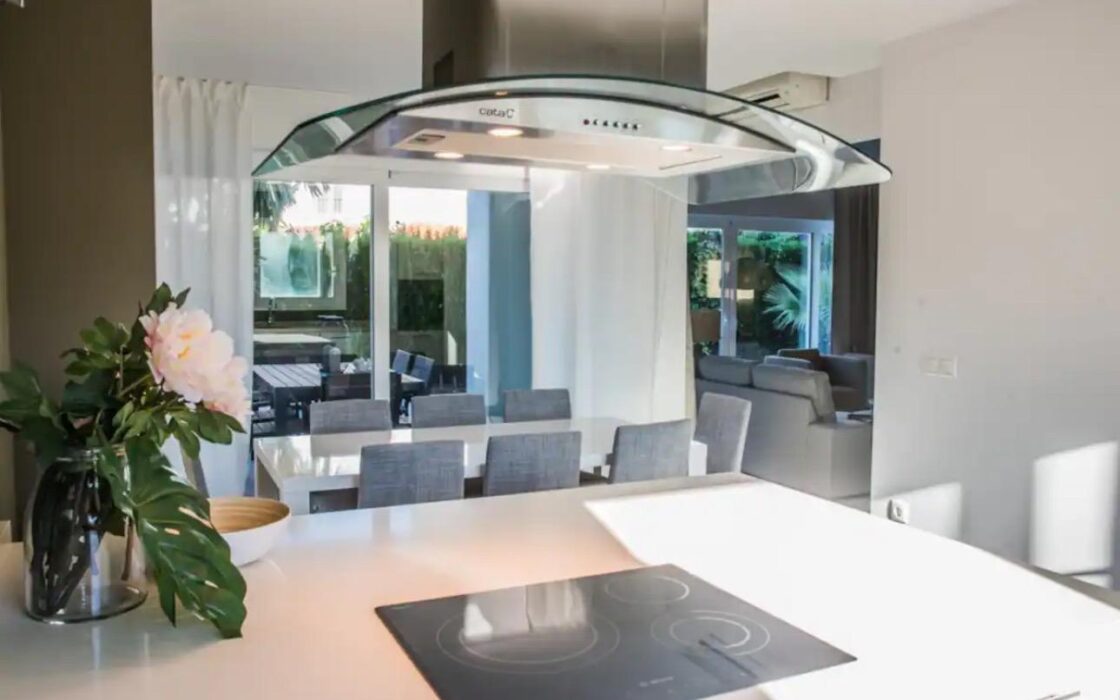 Розкішна вілла в Альбирі з терасою біля моря 548 кв.м