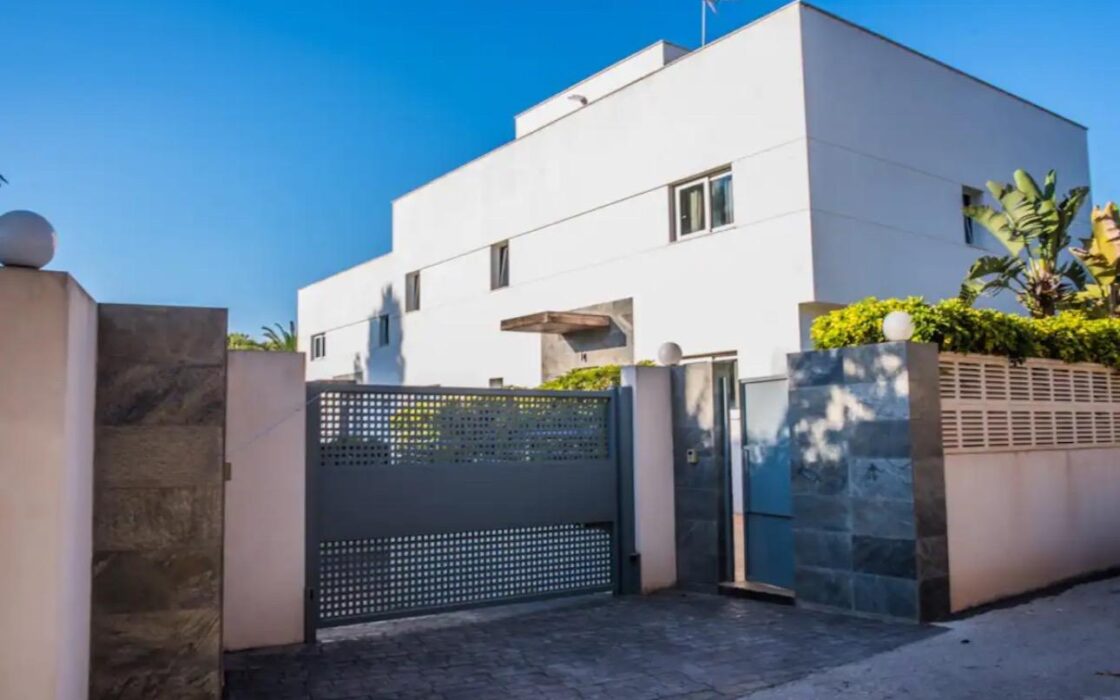 Розкішна вілла в Альбирі з терасою біля моря 548 кв.м