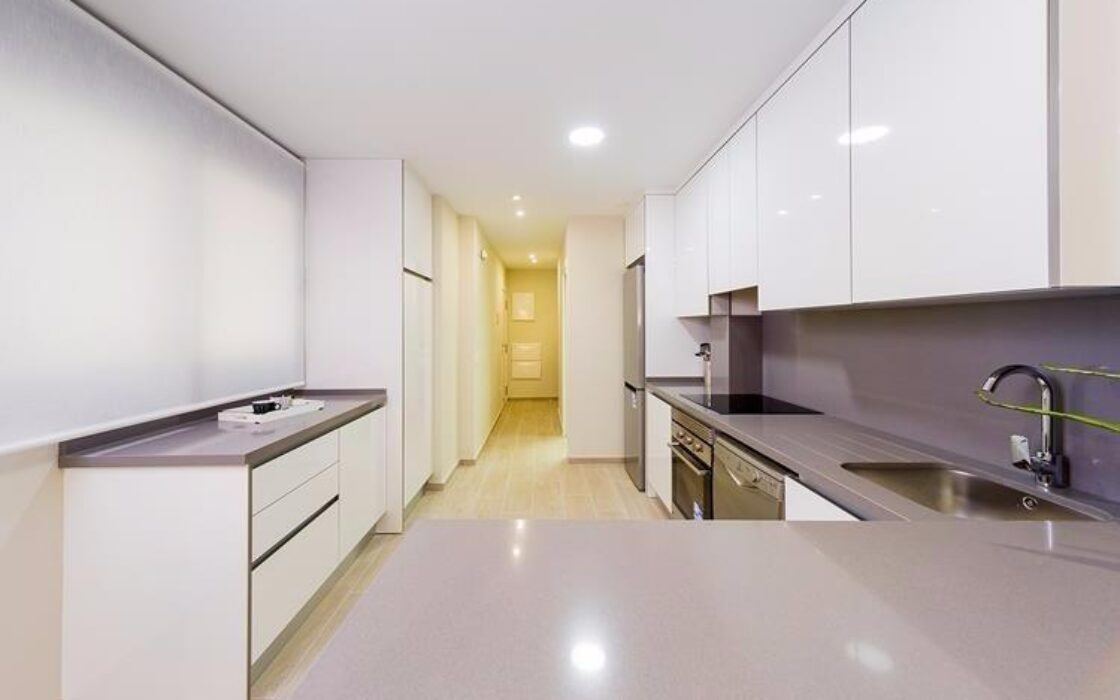 Апартаменты с террасой в Торревьехе 90 кв.м у моря