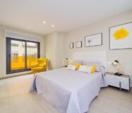 Апартаменты с террасой в Торревьехе 90 кв.м у моря