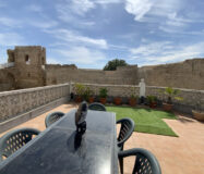 Угловой дом в Старом городе Марбельи с террасой 120 кв.м