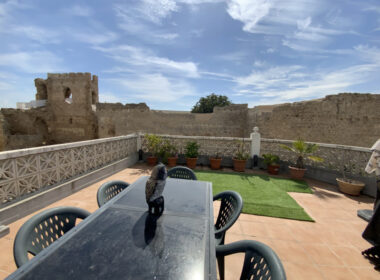 Угловой дом в Старом городе Марбельи с террасой 120 кв.м